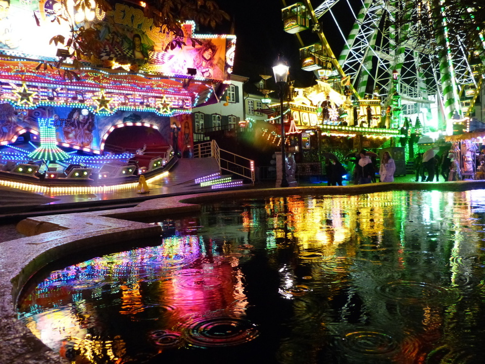 Herbstmesse at night