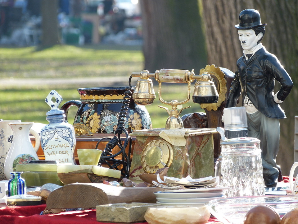 Flea market at Petersplatz