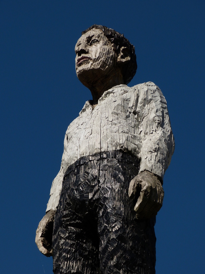  A wooden figure by ...