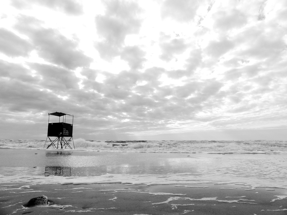  The sea has swallowed ...