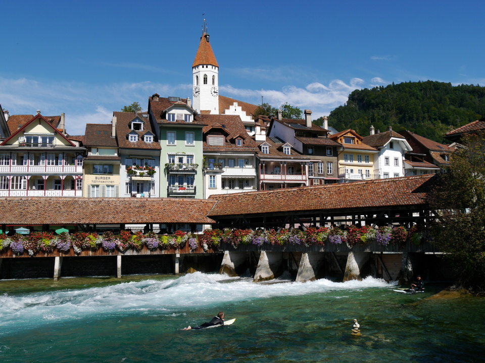 Surfers in Thun