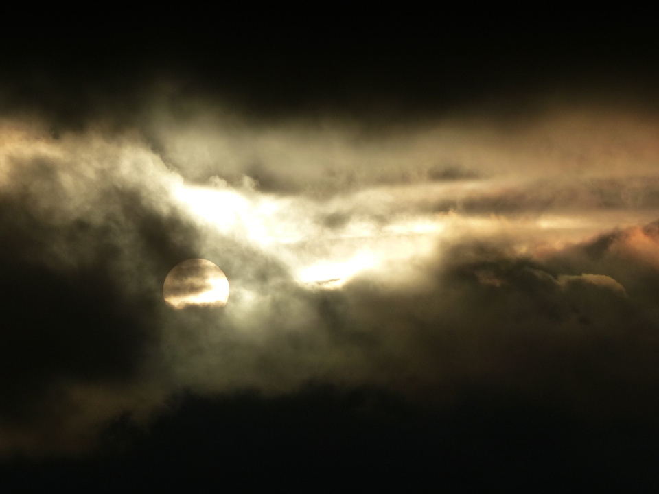  The sun came out ...