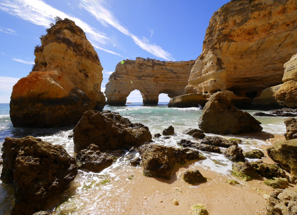 The famous Praia da ...