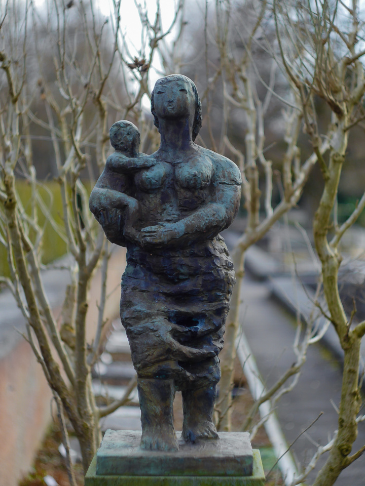  Love this beautiful grave ...